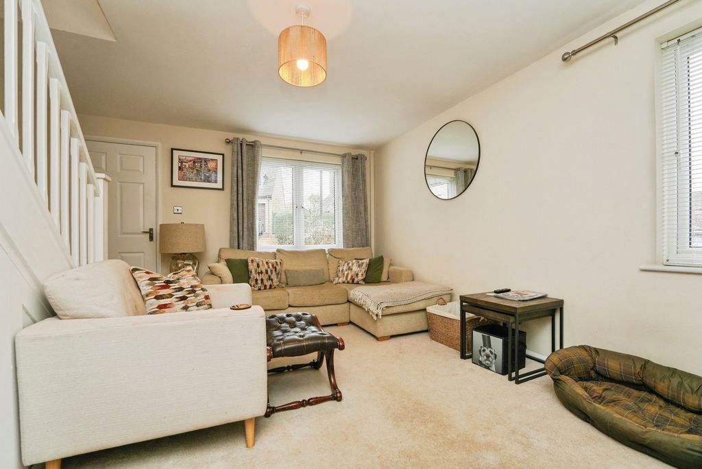 Property photo 3 of 16 Living Room