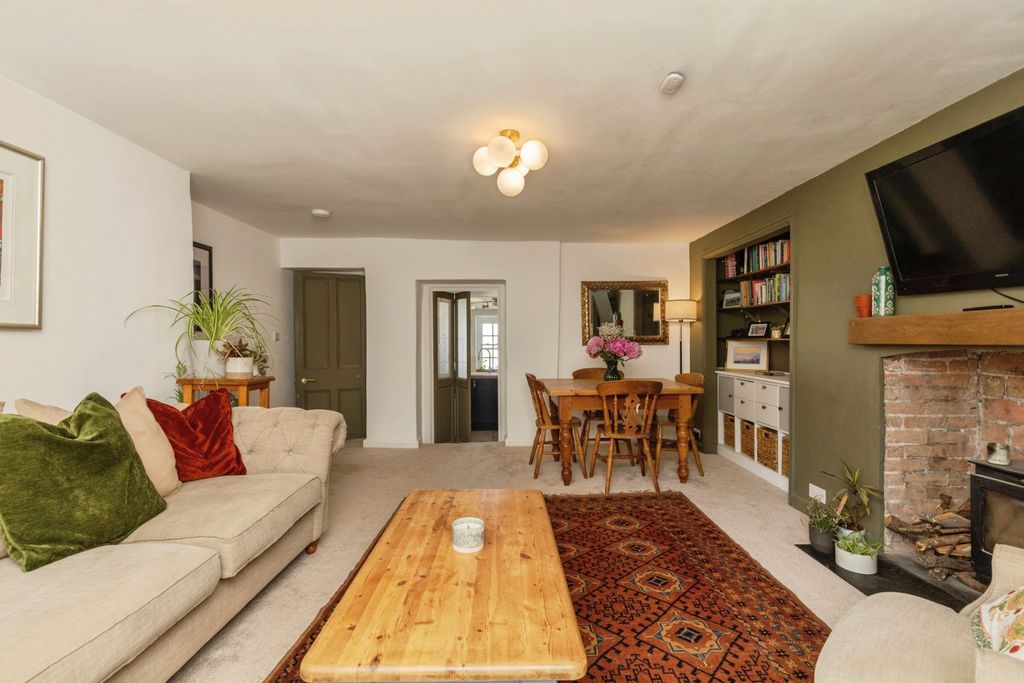 Property photo 3 of 19