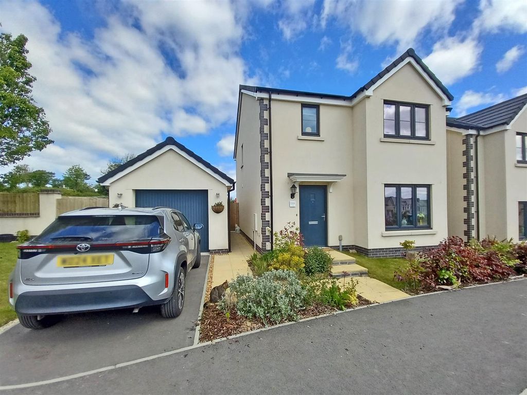Property photo 1 of 9 1 Cross Park Front.Jpg
