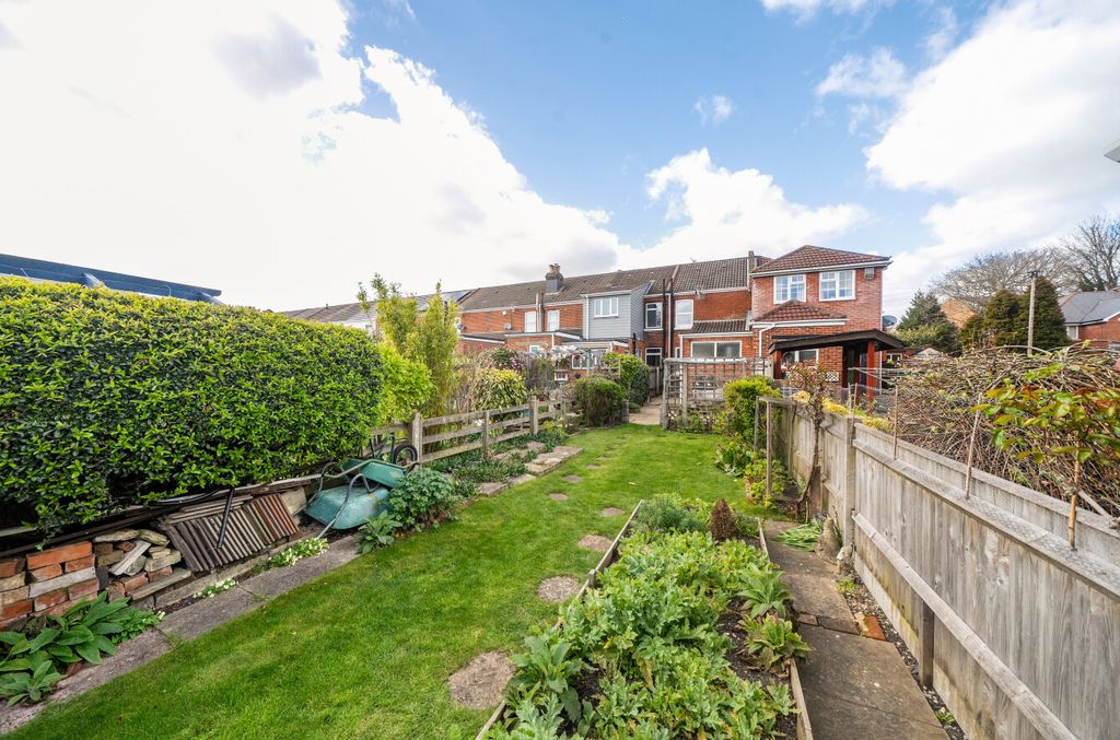 Property photo 1 of 9 1437856-9-69Cac66...