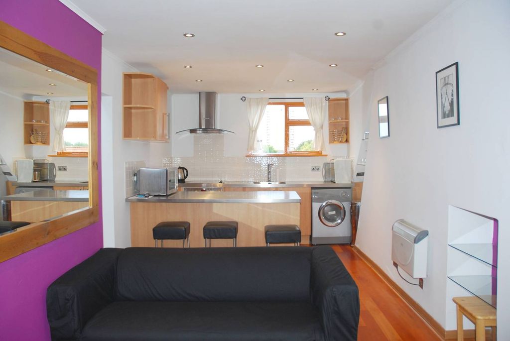 Property photo 2 of 6