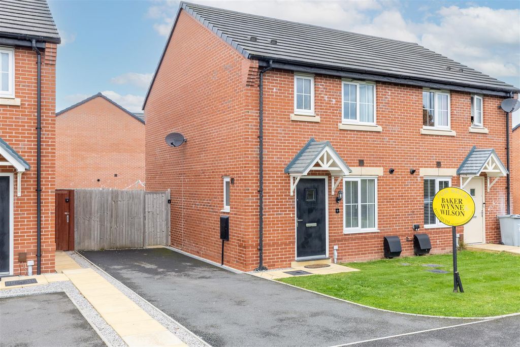 Property photo 2 of 28 8Farmclose-2.Jpg