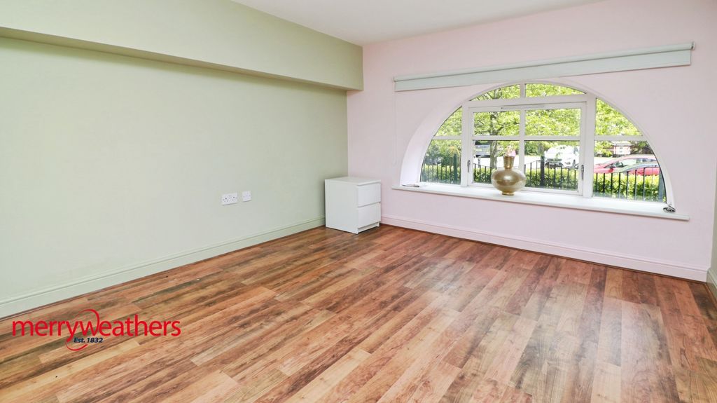 Property photo 3 of 12 Pbox-Img.Jpg