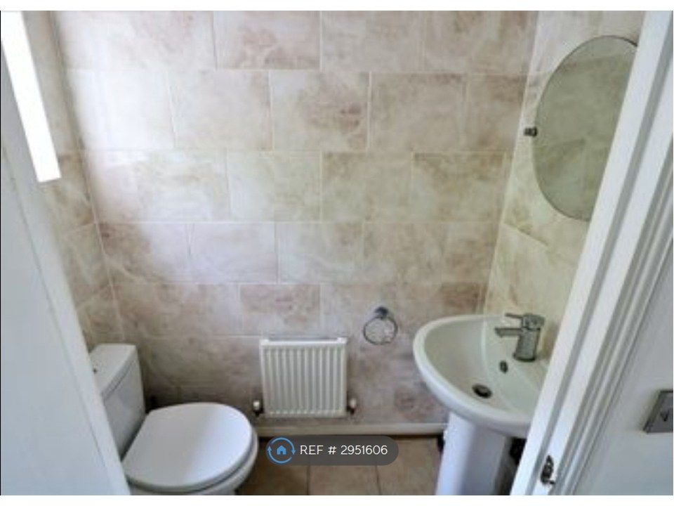 Property photo 2 of 15 W/c