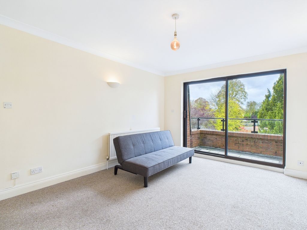 Property photo 3 of 8 Cam01909G0-Pr0410-Still006