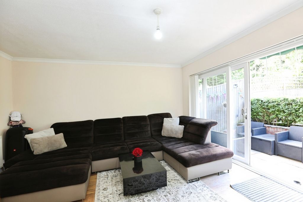 Property photo 2 of 17 Pbox-Img.Jpg