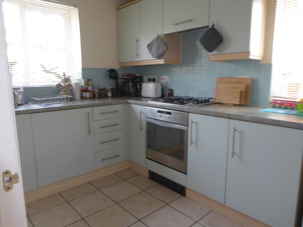 Property photo 3 of 7 Kitchen