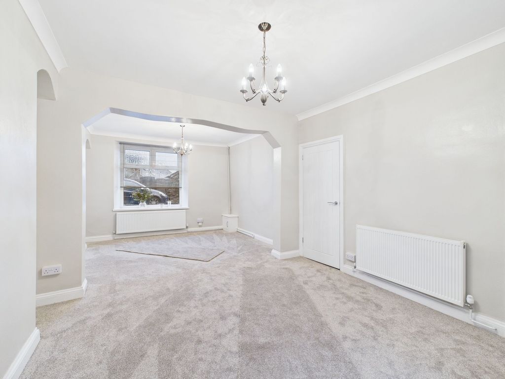 Property photo 2 of 35