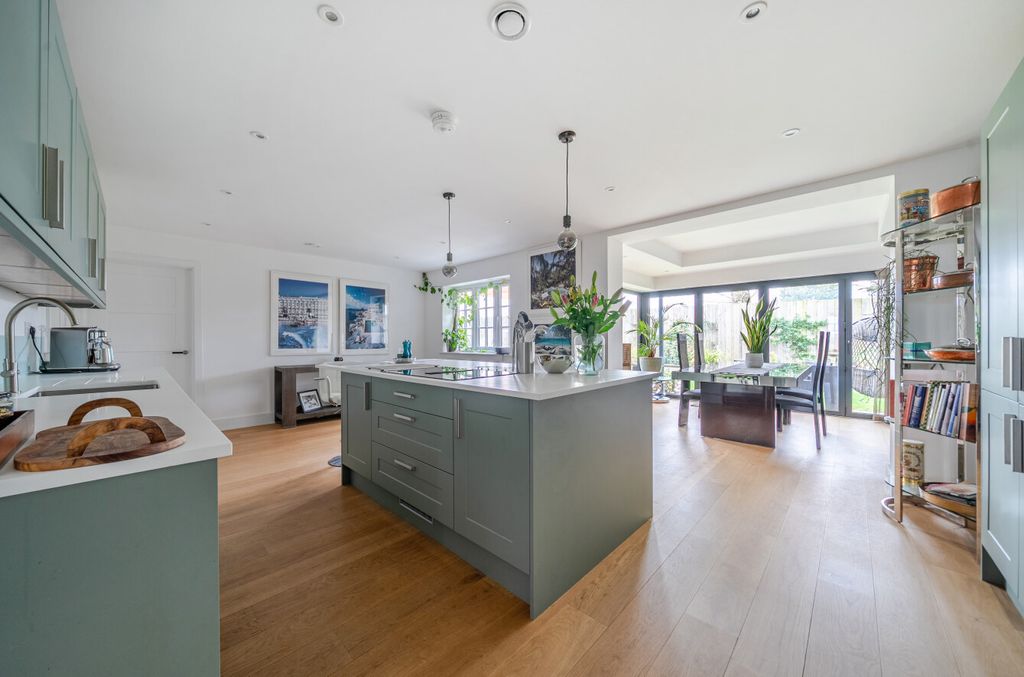 Property photo 2 of 16 1425276-4-69Af053...