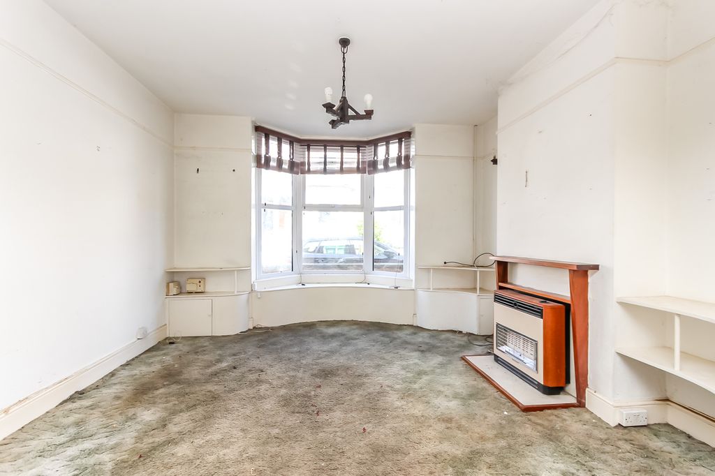 Property photo 2 of 9 Lounge