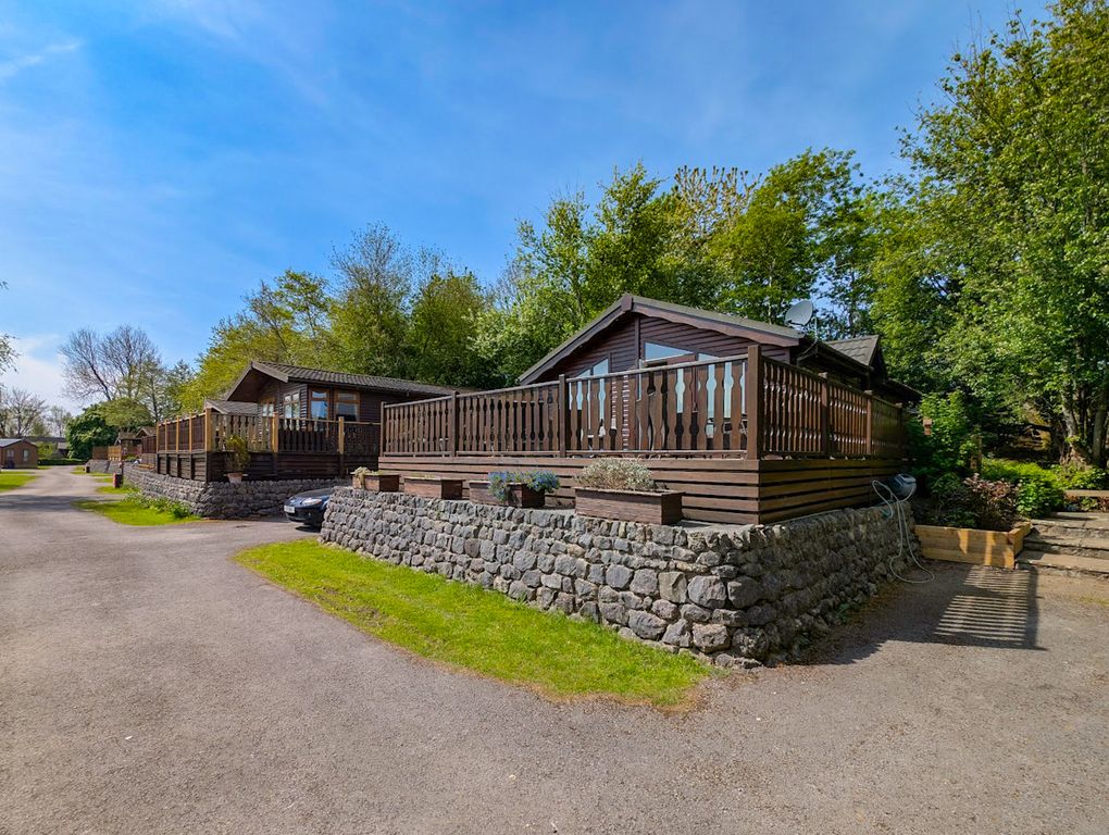 Property photo 1 of 27
