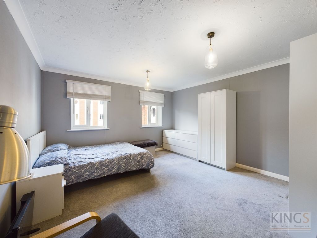 Property photo 1 of 6 Studio