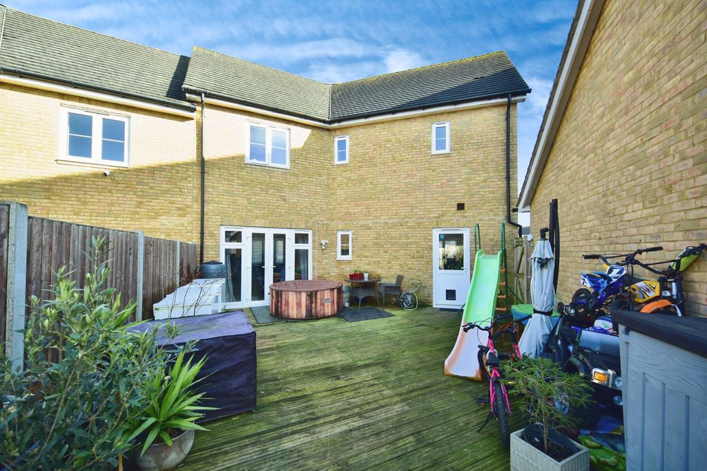 Property photo 2 of 15