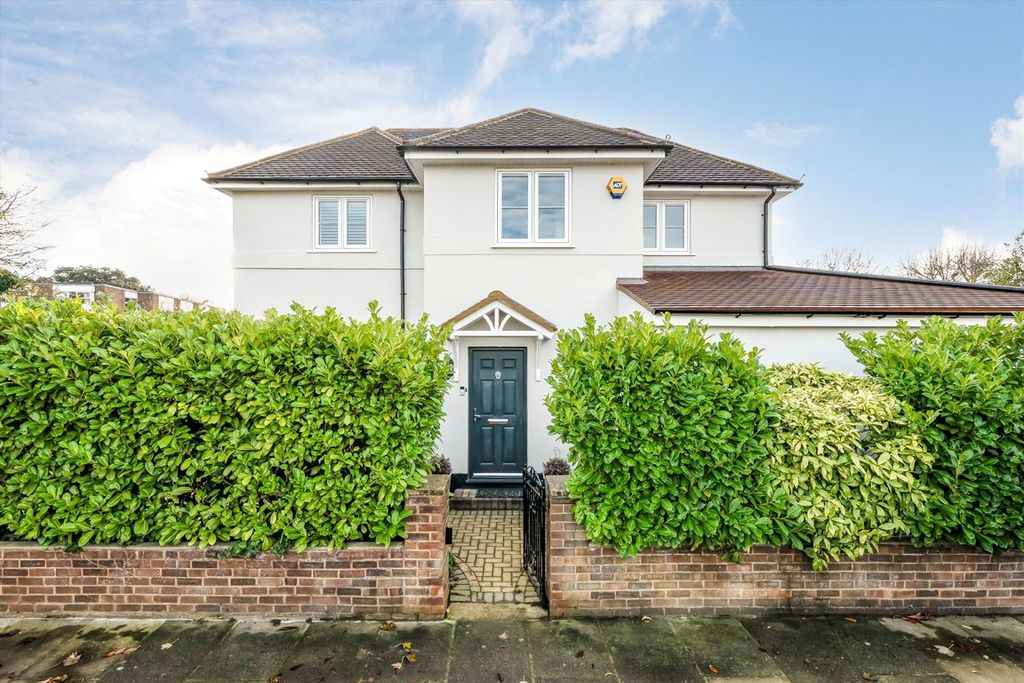 Property photo 1 of 8