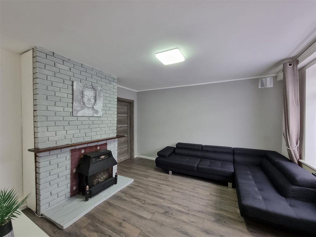 Property photo 2 of 14 Lounge