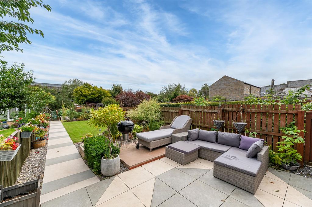 Property photo 2 of 26 Rear Garden