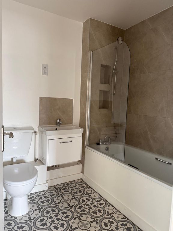 Property photo 3 of 4