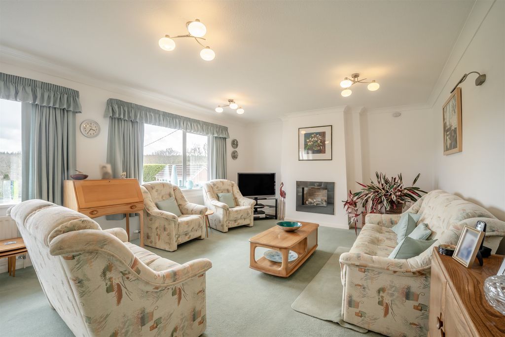 Property photo 3 of 33