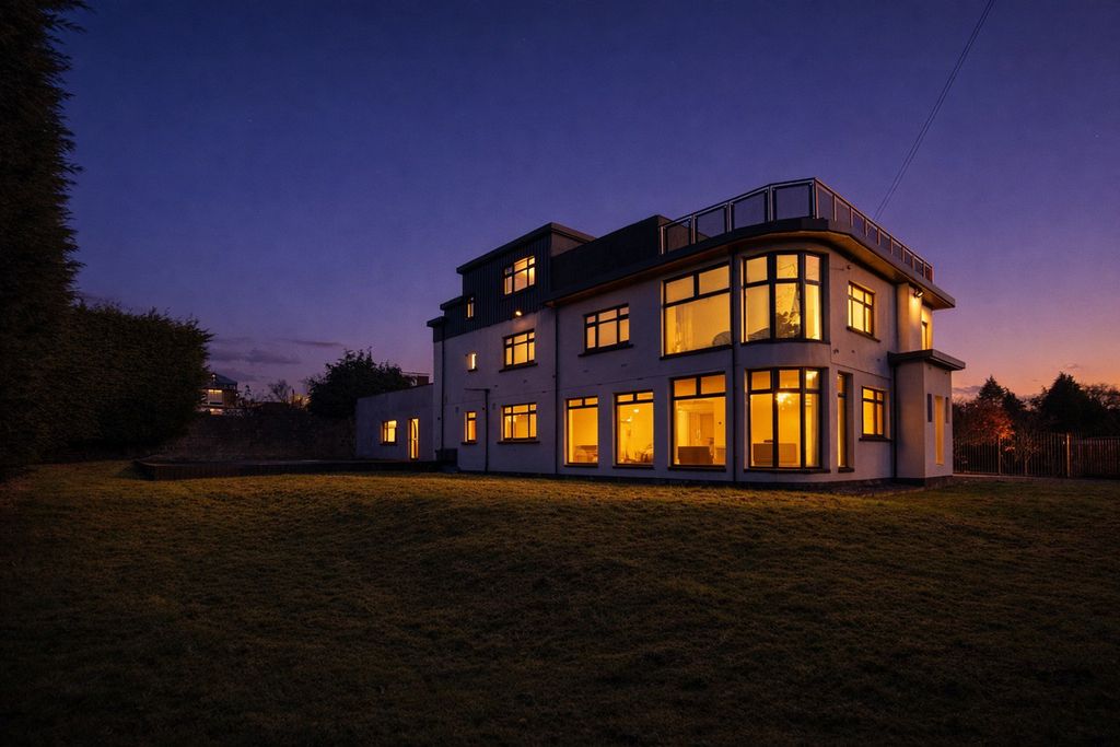 Property photo 3 of 32