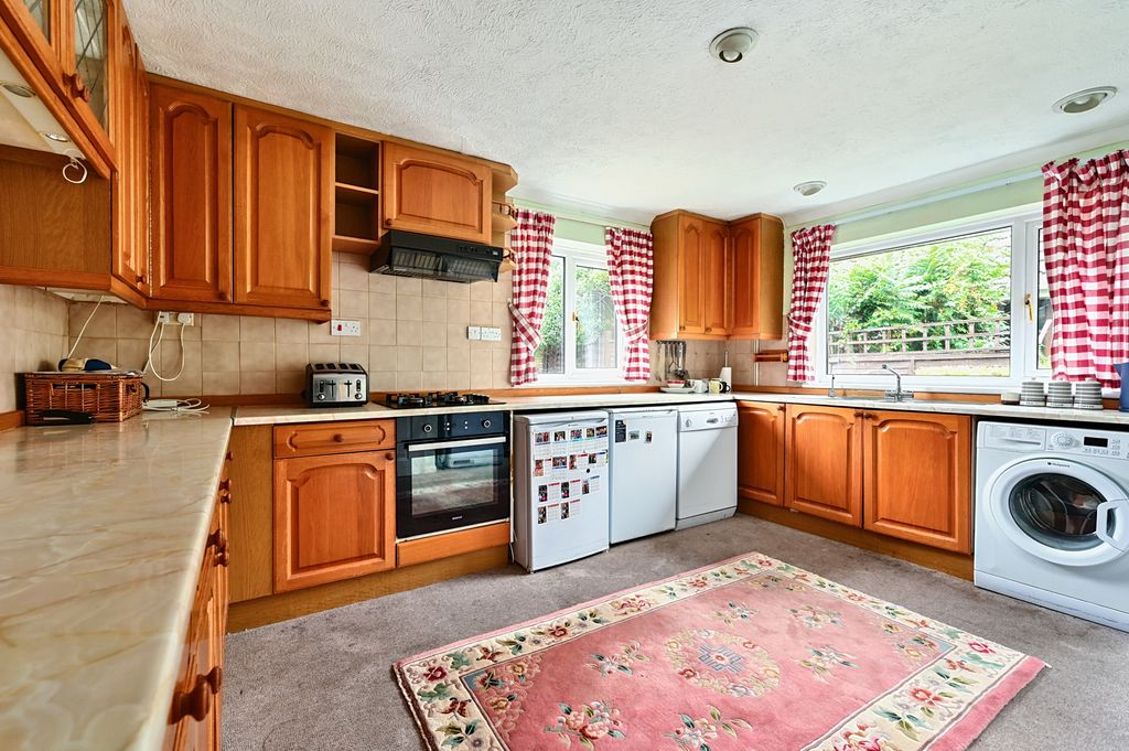 Property photo 3 of 10 39 Frogmore (11)