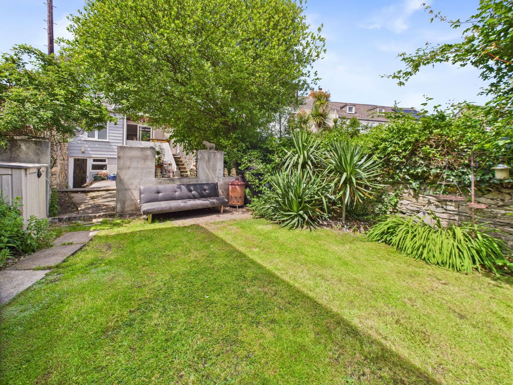 Property photo 3 of 31