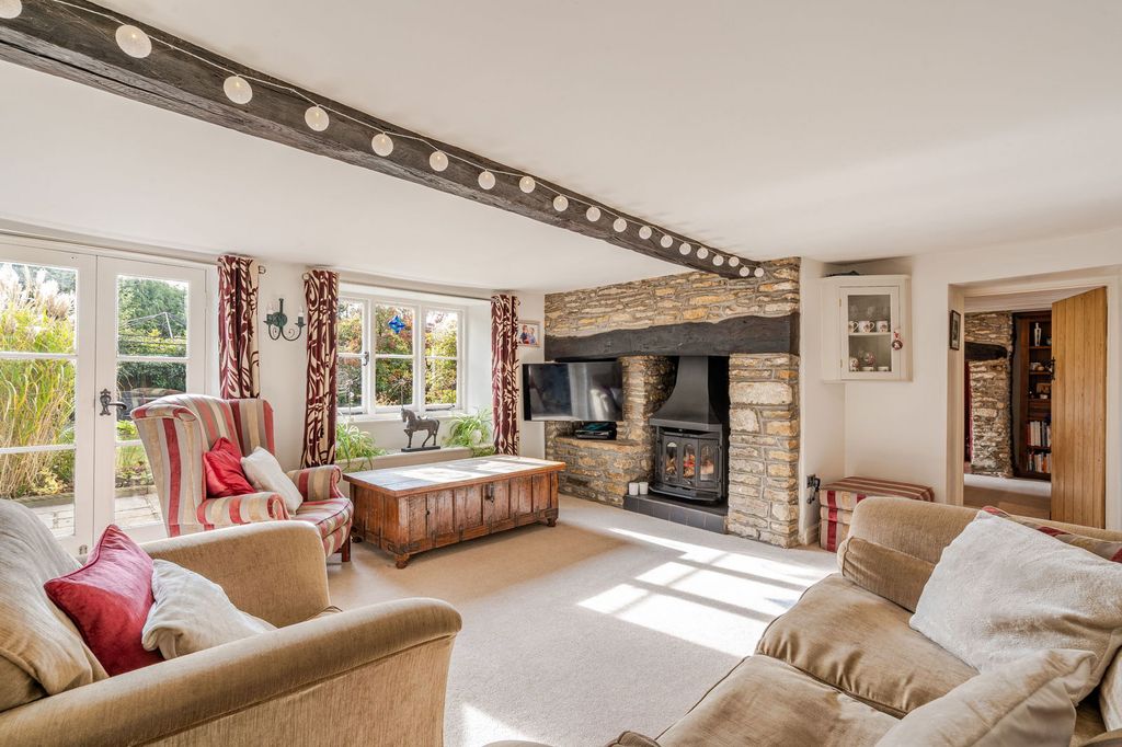 Property photo 2 of 19