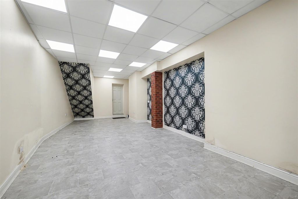 Property photo 3 of 8 P2137935.Jpeg