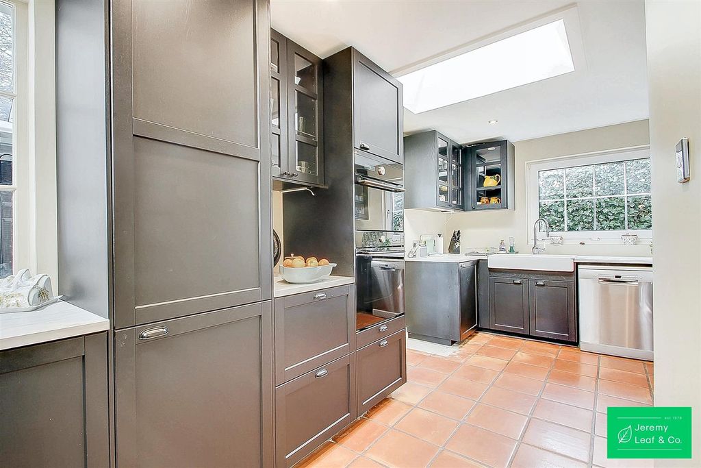 Property photo 2 of 22