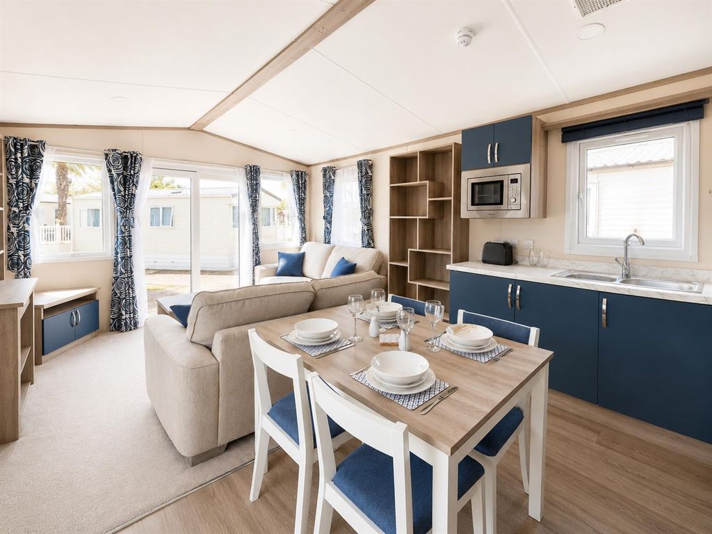 Property photo 2 of 9 Fh 6 Open Plan.Jpeg