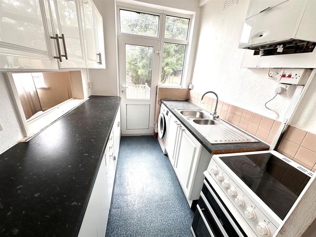 Property photo 2 of 16 Kit 26.Jpg