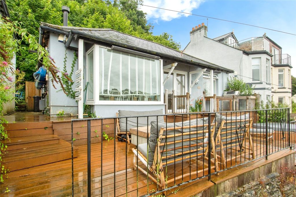 Property photo 1 of 32 Bungalow