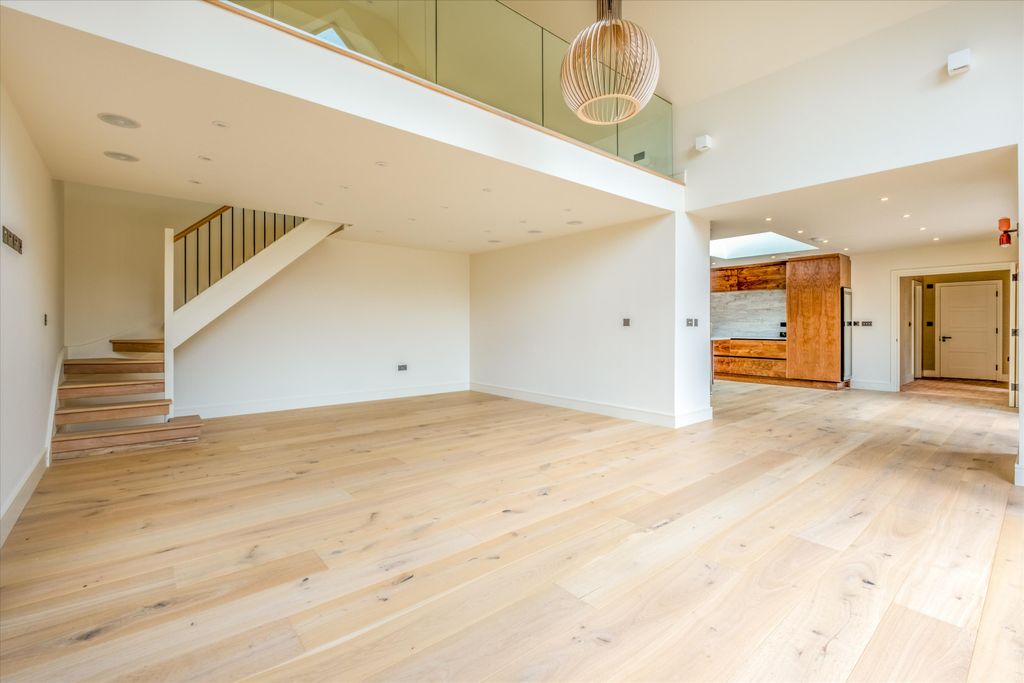 Property photo 3 of 29 Image