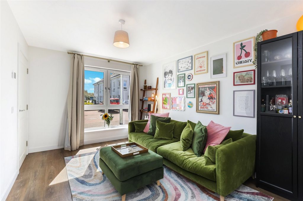 Property photo 2 of 21 Picture No. 26