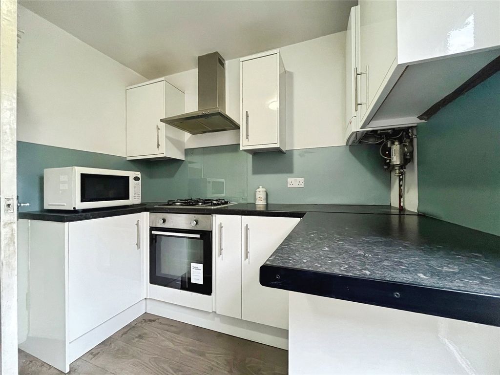 Property photo 3 of 6 Kitchen