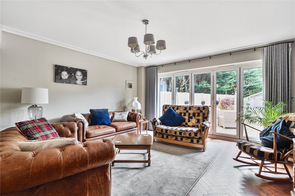 Property photo 2 of 19 Picture No. 17