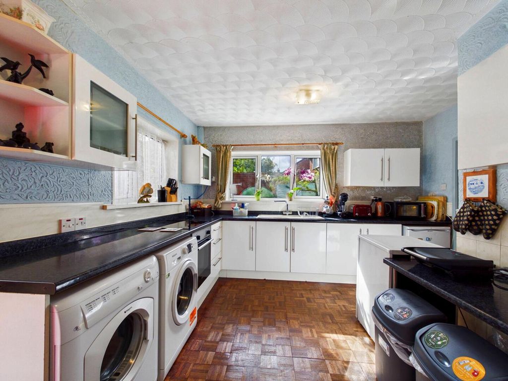 Property photo 2 of 12 Kitchen