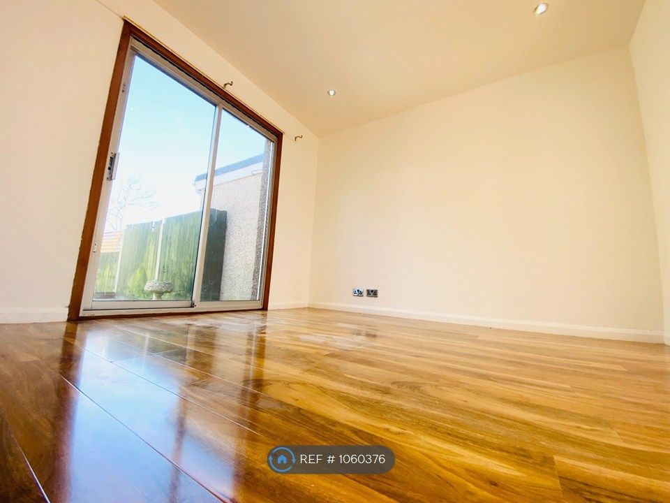 Property photo 2 of 13 Living Room 2