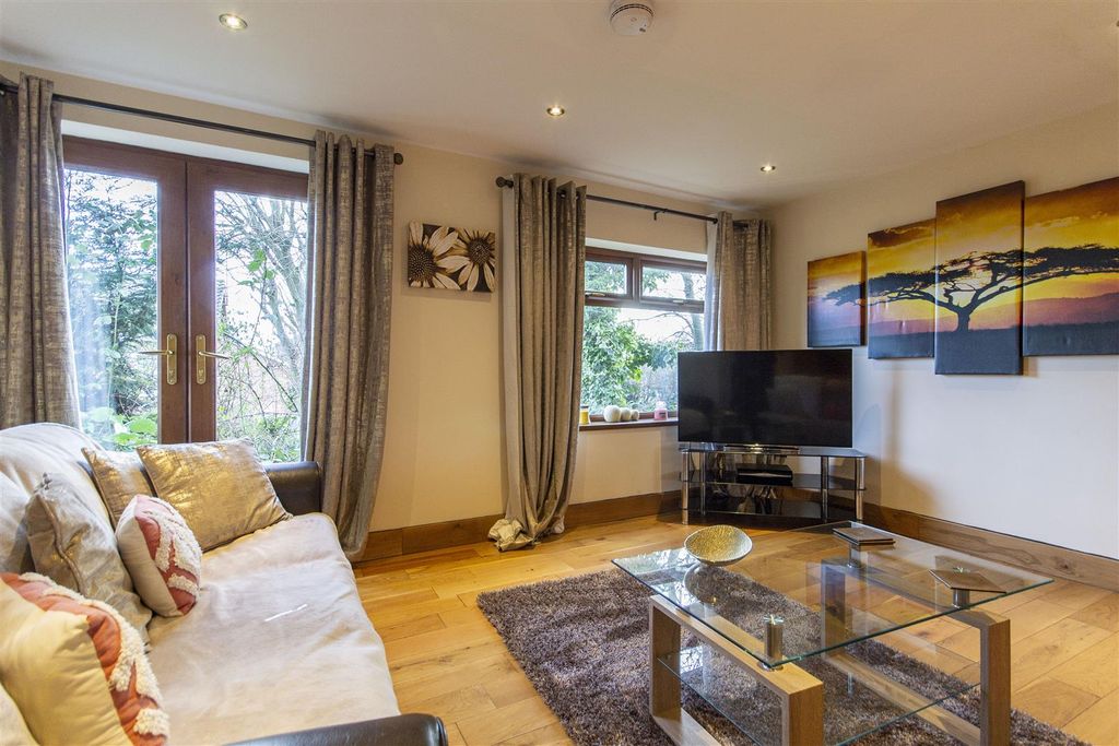 Property photo 2 of 19 Living Room