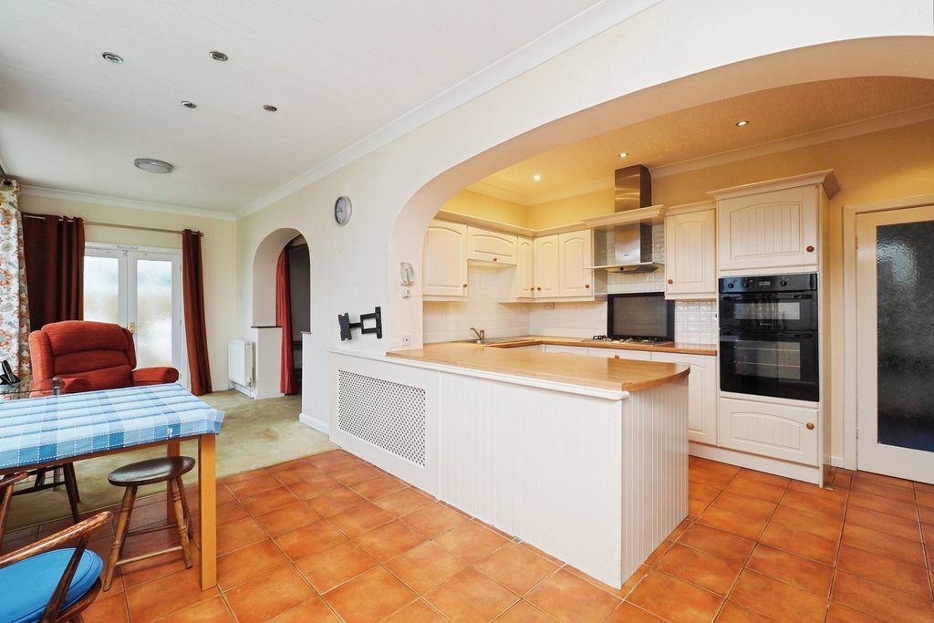 Property photo 2 of 17 Photo