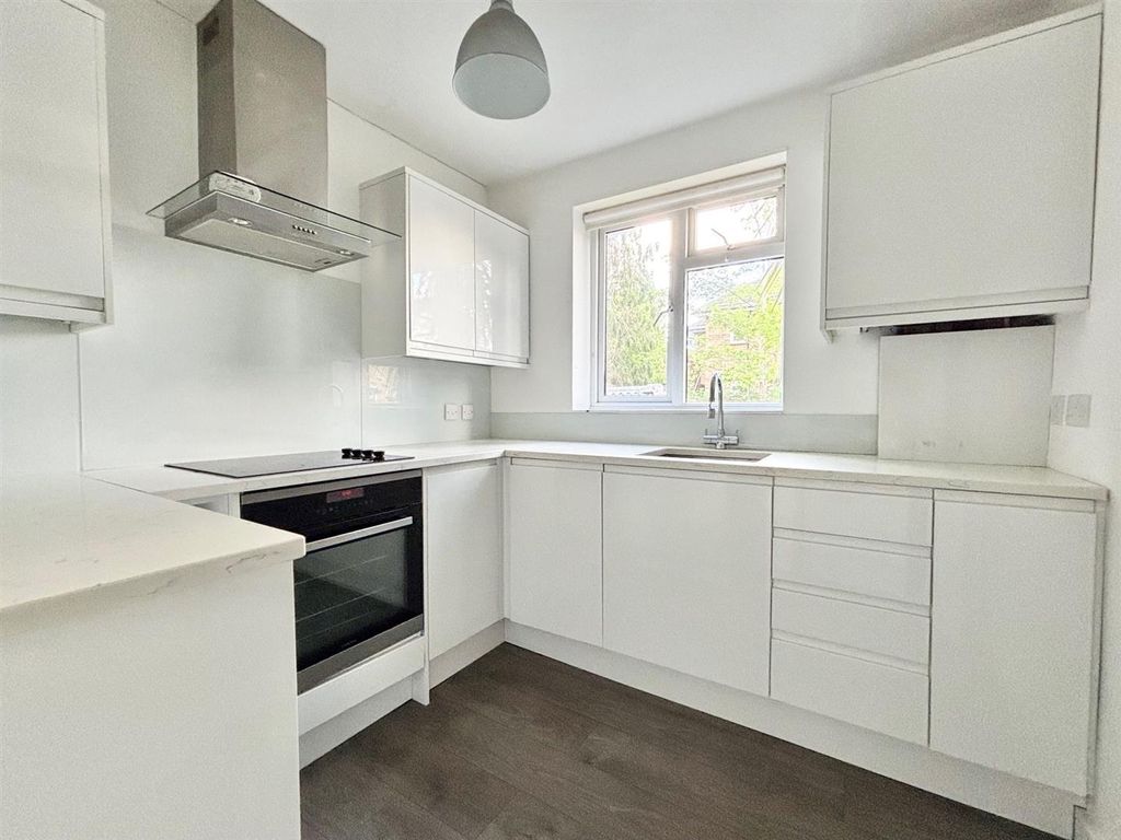 Property photo 2 of 10 Kitchen.Jpg