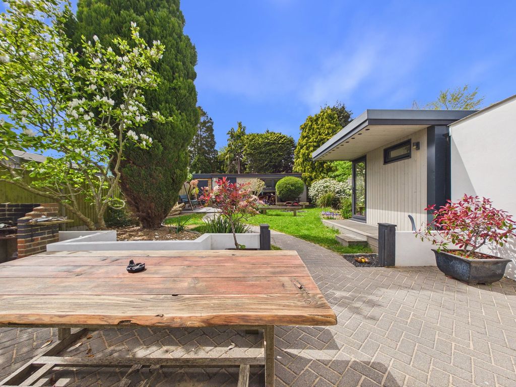 Property photo 3 of 35