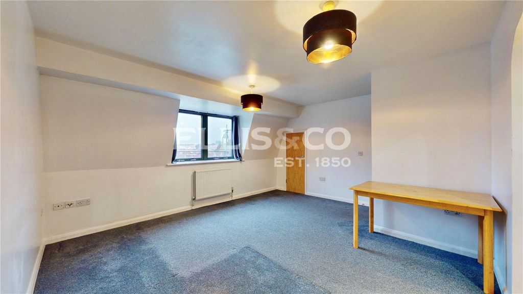 Property photo 2 of 10 Picture No. 14