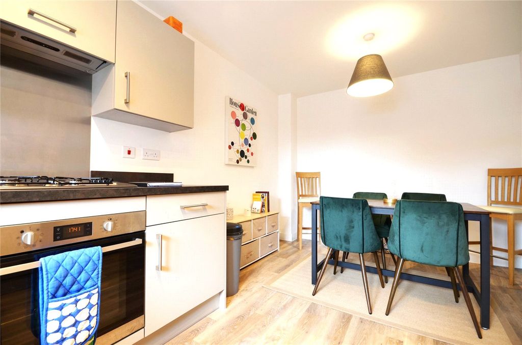 Property photo 2 of 21 Kitchen