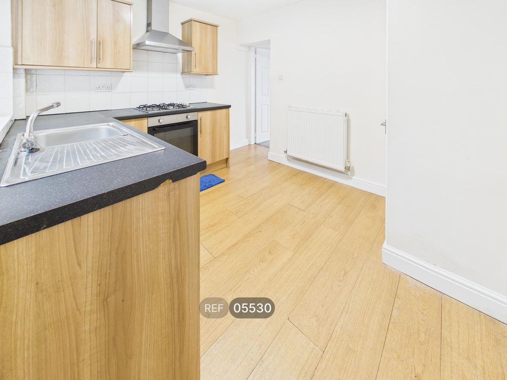 Property photo 3 of 15 Kitchen