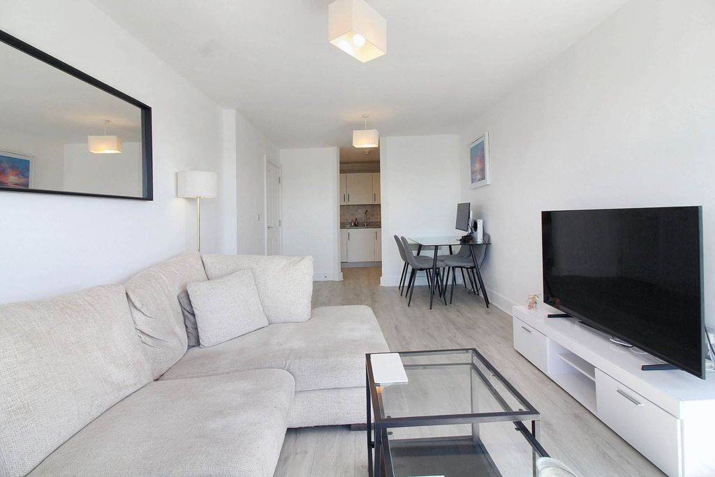 Property photo 3 of 8