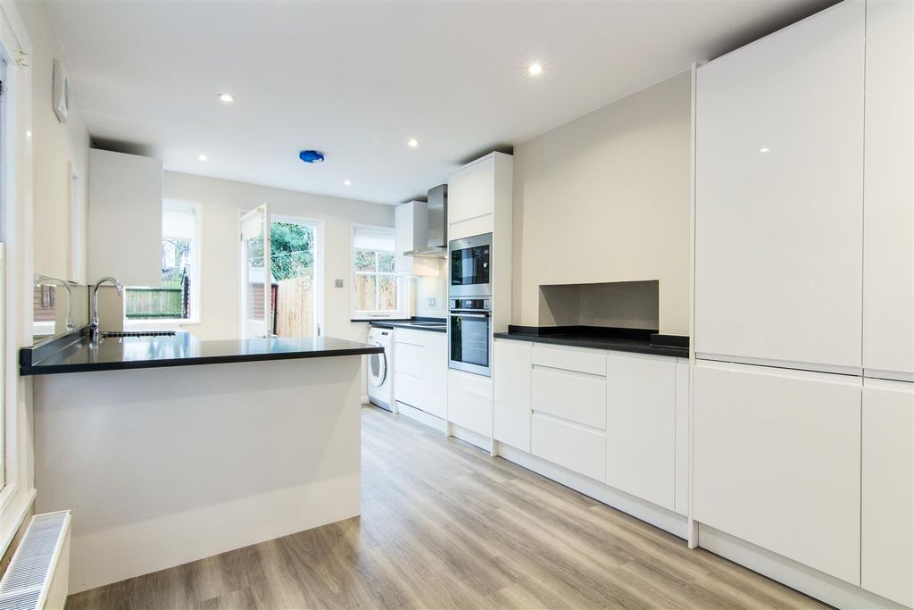 Property photo 2 of 9 6_Kitchen.Jpg