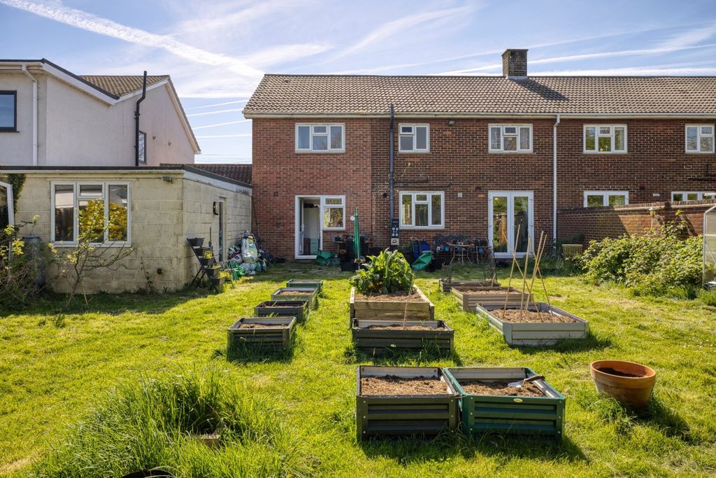 Property photo 3 of 17 Picture 3