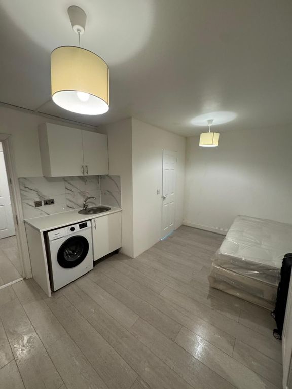 Property photo 1 of 4