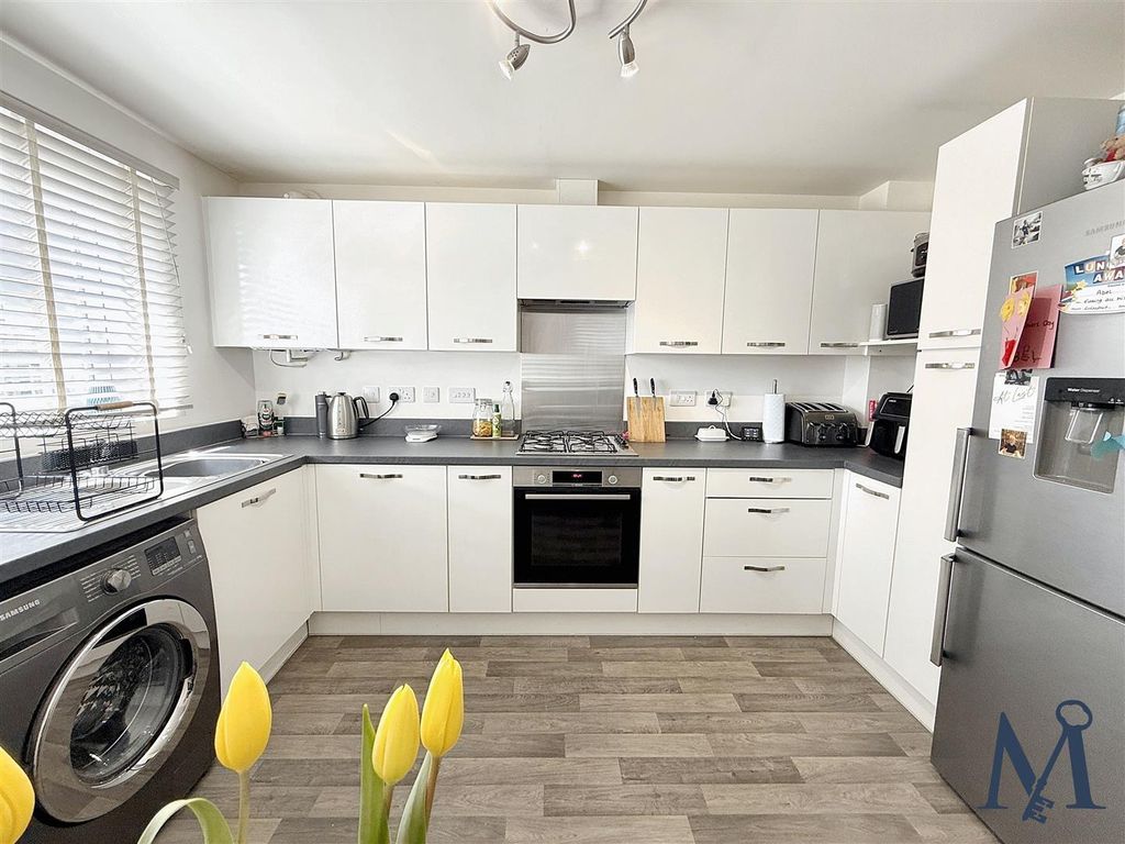 Property photo 3 of 15 Kitchen Diner