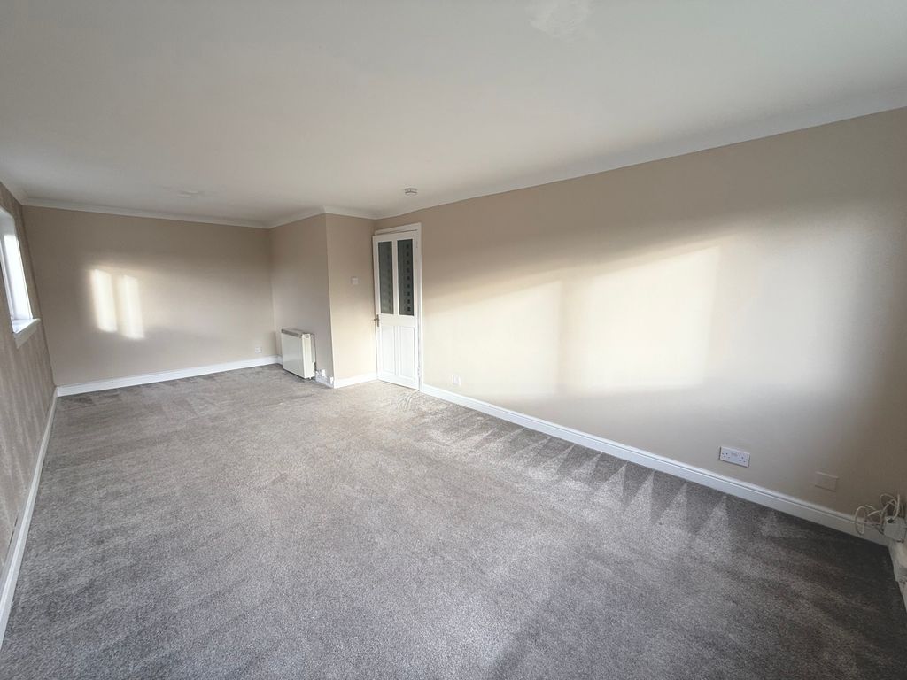 Property photo 3 of 9 3